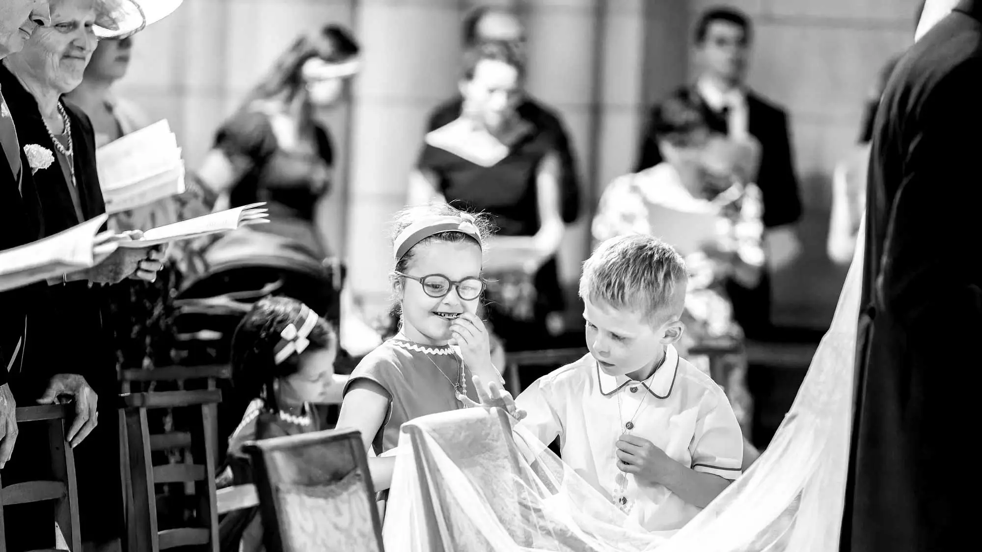 photographe mariage Sixtine & Côme à Cluzeau à Thollet shooting couple église de Montmorillon