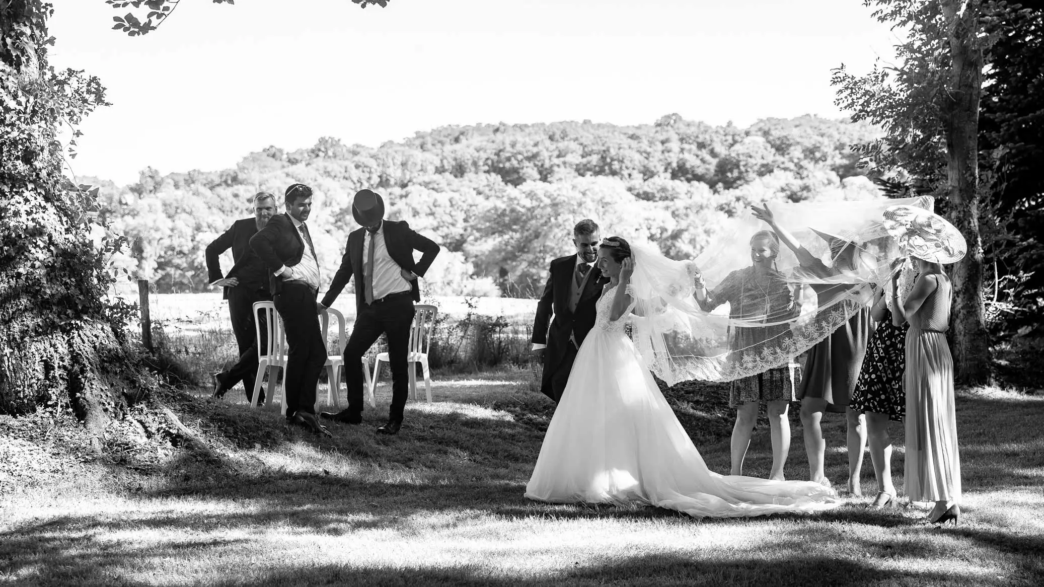 photographe mariage Sixtine & Côme à Cluzeau à Thollet shooting couple église de Montmorillon