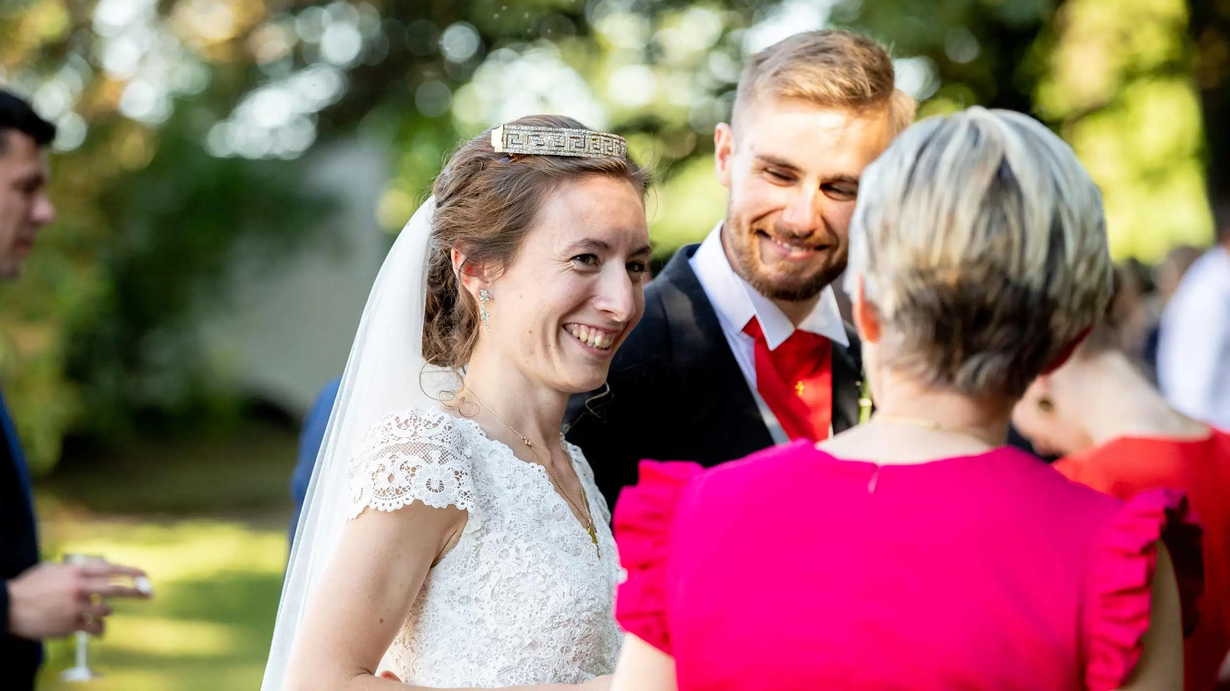 photographe mariage Sixtine & Côme à Cluzeau à Thollet shooting couple église de Montmorillon