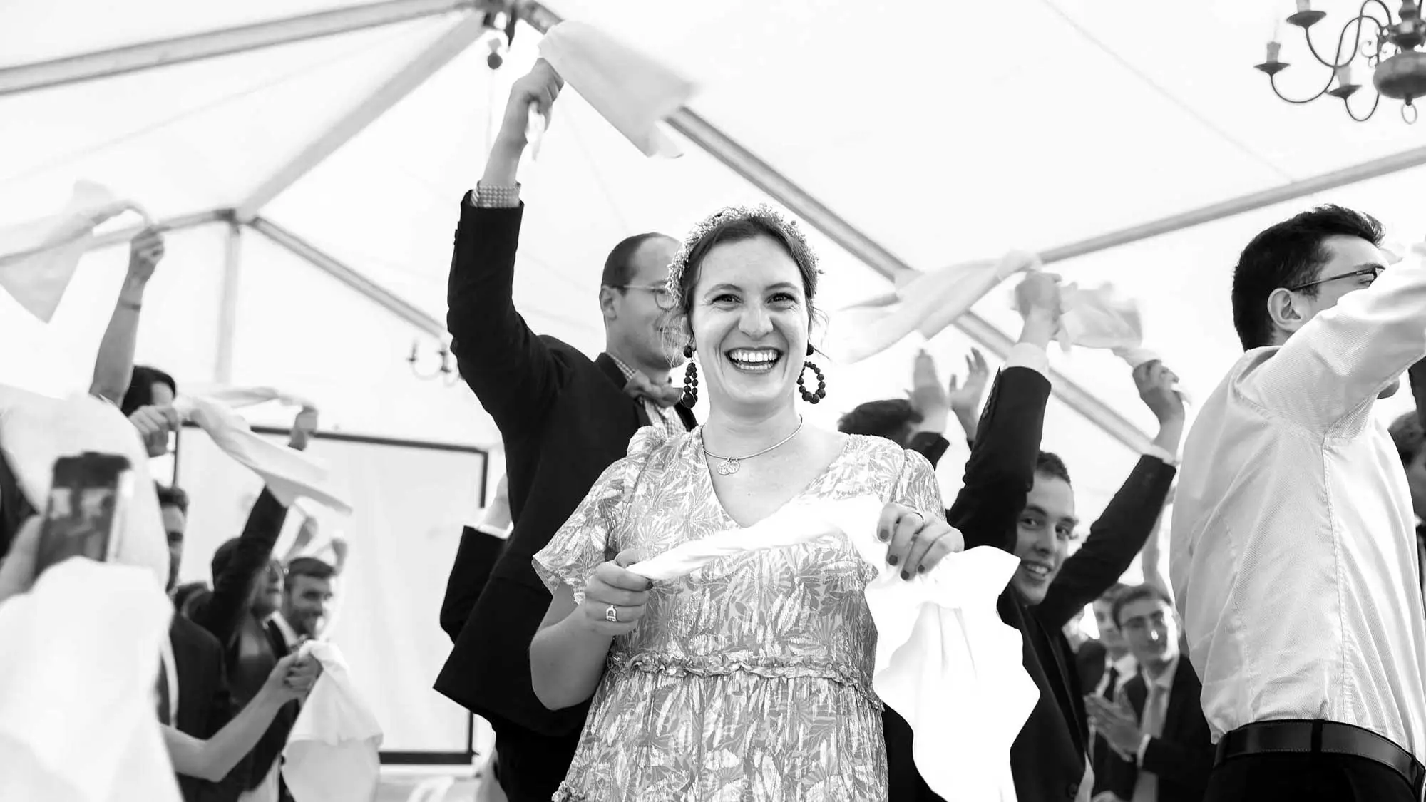 photographe mariage Sixtine & Côme à Cluzeau à Thollet shooting couple église de Montmorillon